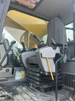 Escavadora de rastos 2015 Caterpillar 390 FL (6)