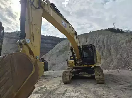 Lánctalpas kotrógép 2022 Caterpillar 349 (1)