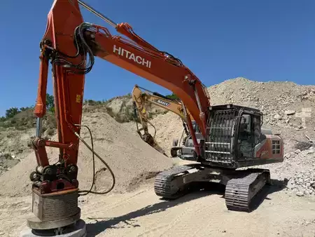 Pelles sur chenilles 2021 Hitachi ZX 250 LCN-7 (1)