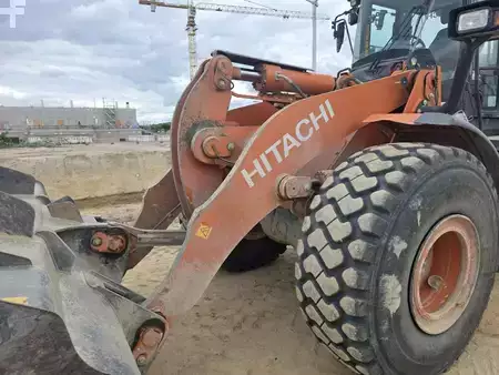 Kerekes rakodó 2021 Hitachi ZW 250-6 (16)