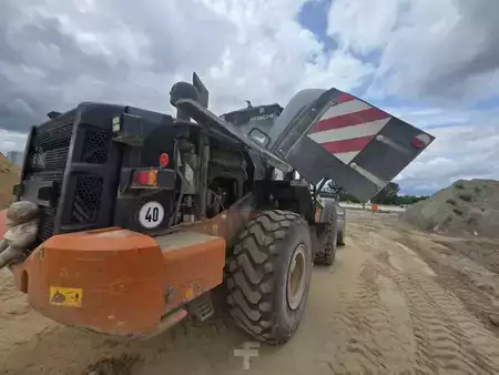Kerekes rakodó 2021 Hitachi ZW 250-6 (7)