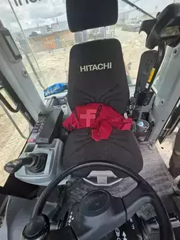 Kerekes rakodó 2021 Hitachi ZW 250-6 (8)