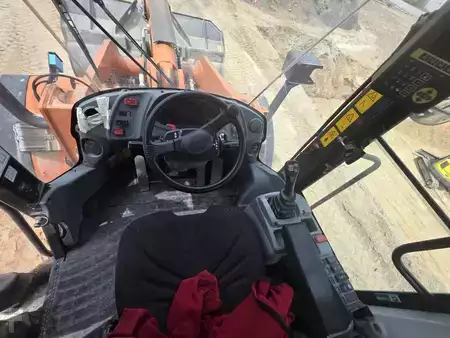 Kerekes rakodó 2021 Hitachi ZW 250-6 (9)