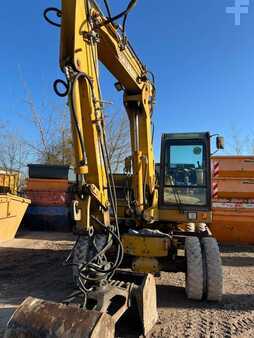 Kerekes kotrógép 2004 Hydrema M 800 (2)