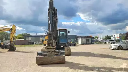 Bæltegraver 2023 Hyundai HX 220 AL (2)