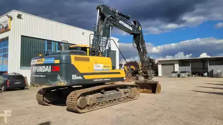 Bæltegraver 2023 Hyundai HX 220 AL (6)