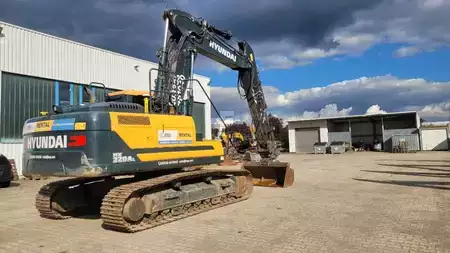 Bæltegraver 2023 Hyundai HX 220 AL (7)
