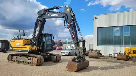 Bæltegraver 2023 Hyundai HX 220 AL (9)