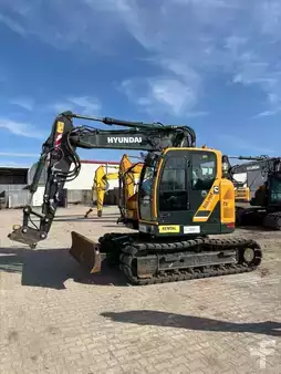 Korečková rýpadla 2023 Hyundai HX 130 ALCR (1)