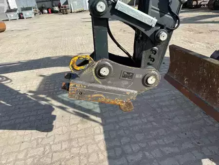 Korečková rýpadla 2023 Hyundai HX 130 ALCR (11)