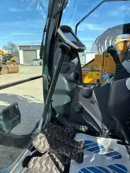 Korečková rýpadla 2023 Hyundai HX 130 ALCR (17)