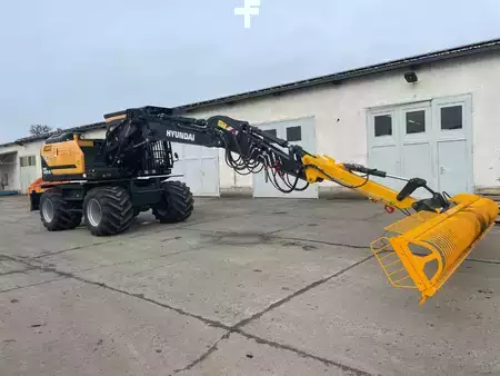 Mobilní bagry 2025 Hyundai HW140A (11)
