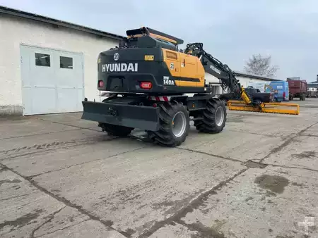 Mobilní bagry 2025 Hyundai HW140A (15)