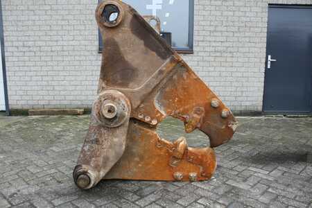 Ráépithetö részek 2019 Caterpillar Multi Processor VT324-D JAW (1)