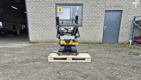 Ostatní 2021 Engcon DRAAIKANTELSTUK EC214-PO/CW30 5T SS9SQ (1)