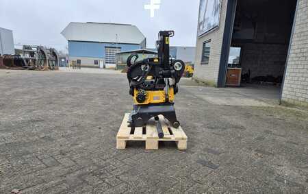 Ostatní 2021 Engcon DRAAIKANTELSTUK EC214-PO/CW30 5T SS9SQ (2)