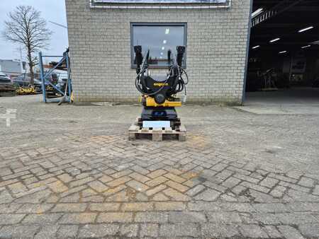 Ostatní 2020 Engcon DRAAIKANTELSTUK EC219PS-CW30EC-CAT (1)
