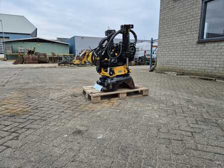 Ostatní 2020 Engcon DRAAIKANTELSTUK EC219PS-CW30EC-CAT (2)