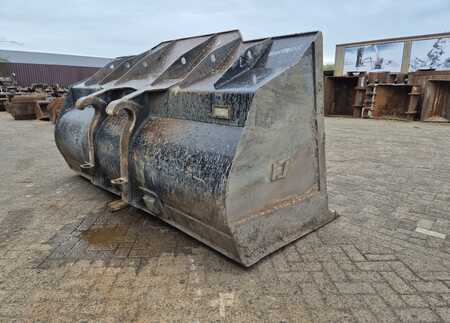 Liitteet 0 Verachtert LOADING BUCKET VERACHTERT WPH-110-30-300-SSX-sys-2006/7 (3)