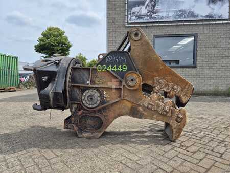 Přídavná zařízení 0 Caterpillar MULTI PROCESSOR VHC-30 (1)