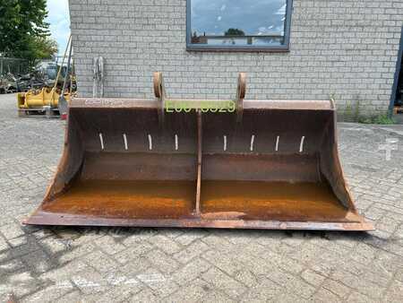 Påbygningsaggregater 0 Verachtert GRABENRAUMLÖFFEL NG-4-2000-CW40 (1)