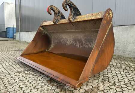 Implementos 2022 [div] DITCH CLEANING BUCKET DC-5-2400-2,68-PH-CW55S (2)