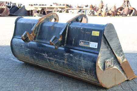 Osprzęt 0 [div] DITCH CLEANING BUCKET DC-2-1800-0.90-PH-CW20 (2)