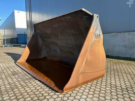Attachments 0 [div] LOADING BUCKET WP-3000-VOLVO (2)