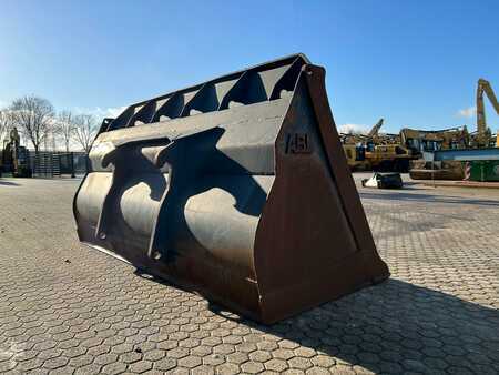 Attachments 0 [div] LOADING BUCKET WP-3000-VOLVO (3)