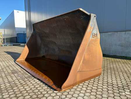 Attachments 0 [div] LADESCHAUFEL WP-3000-VOLVO (2)