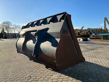 Attachments 0 [div] LADESCHAUFEL WP-3000-VOLVO (3)