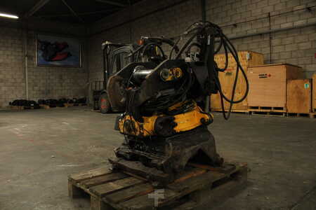 Attachments 2013 [div] TILTROTATOR EC158-CW30EC-13 (2)