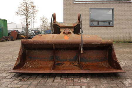 Pozostałe 0 Verachtert TILTABLE DITCH CLEANING BUCKET NGT-3-1800-CW30 (1)