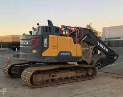 Hydraulic Excavators 2019 Volvo ECR235EL (3)