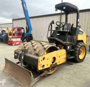 Asphalt compactors (tandem) 2017 Volvo SD45B (1)