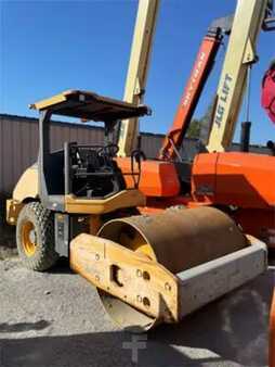 Asphalt compactors (tandem) 2016 Volvo SD75B (1)