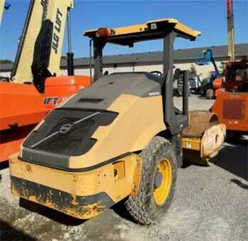 Asphalt compactors (tandem) 2016 Volvo SD75B (3)