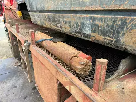Rotary Drilling Rig 0 Sisu 12E480 6x6 water well drill atlas copco XRV410 (19)