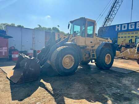 Kolové nakladače 0 Volvo L 110 E (1)