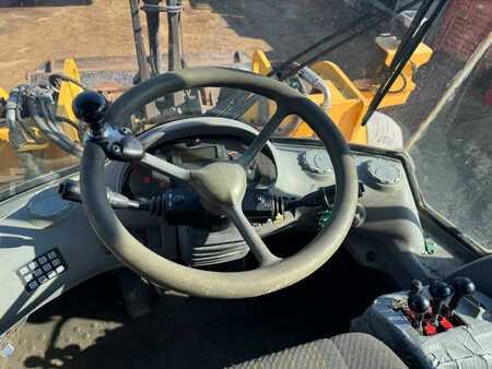 Kolové nakladače 0 Volvo L 110 E (15)