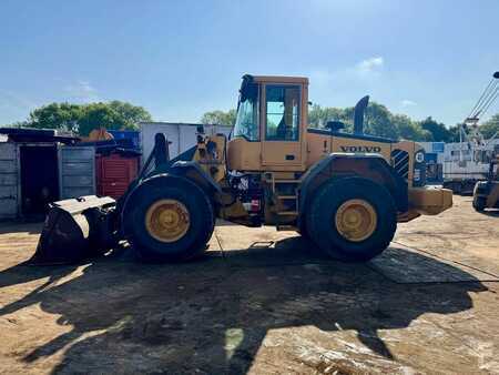 Kolové nakladače 0 Volvo L 110 E (2)