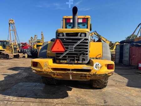 Kolové nakladače 0 Volvo L 110 E (4)