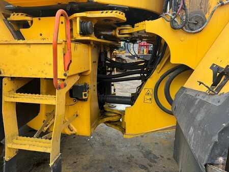 Chargeuse sur pneus 0 Volvo L 220 H (11)