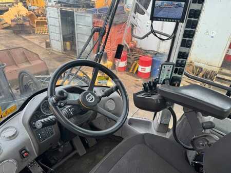 Chargeuse sur pneus 0 Volvo L 220 H (18)