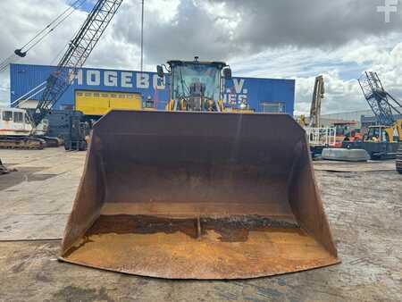 Chargeuse sur pneus 0 Volvo L 220 H (8)