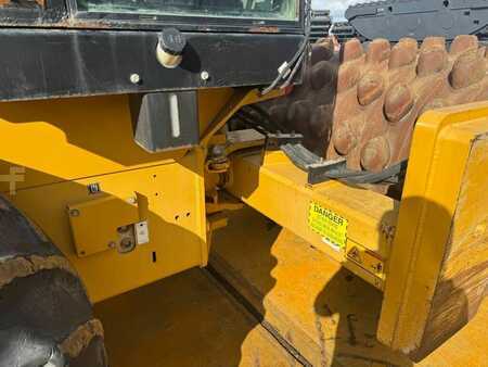 Single drum compactors 0 Caterpillar CP 76 (12)