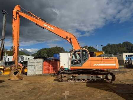 Ostatní 0 Doosan DX 300 LC ( 4.690 original hours 18M long reach ) (1)