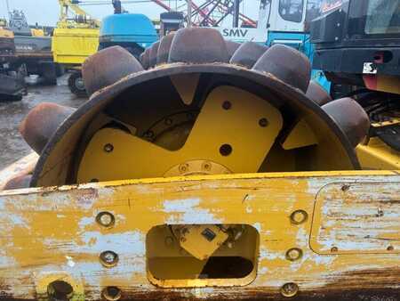 Enkelt tromlekomprimator 0 Caterpillar CP 533 E (12)