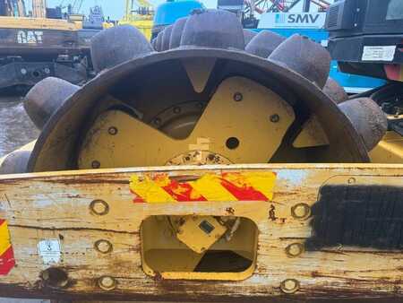 Enkelt tromlekomprimator 0 Caterpillar CP 533 E (9)