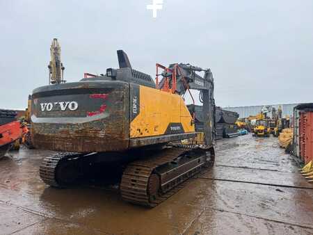 Pelles sur chenilles 0 Volvo EC 300 EL (4)